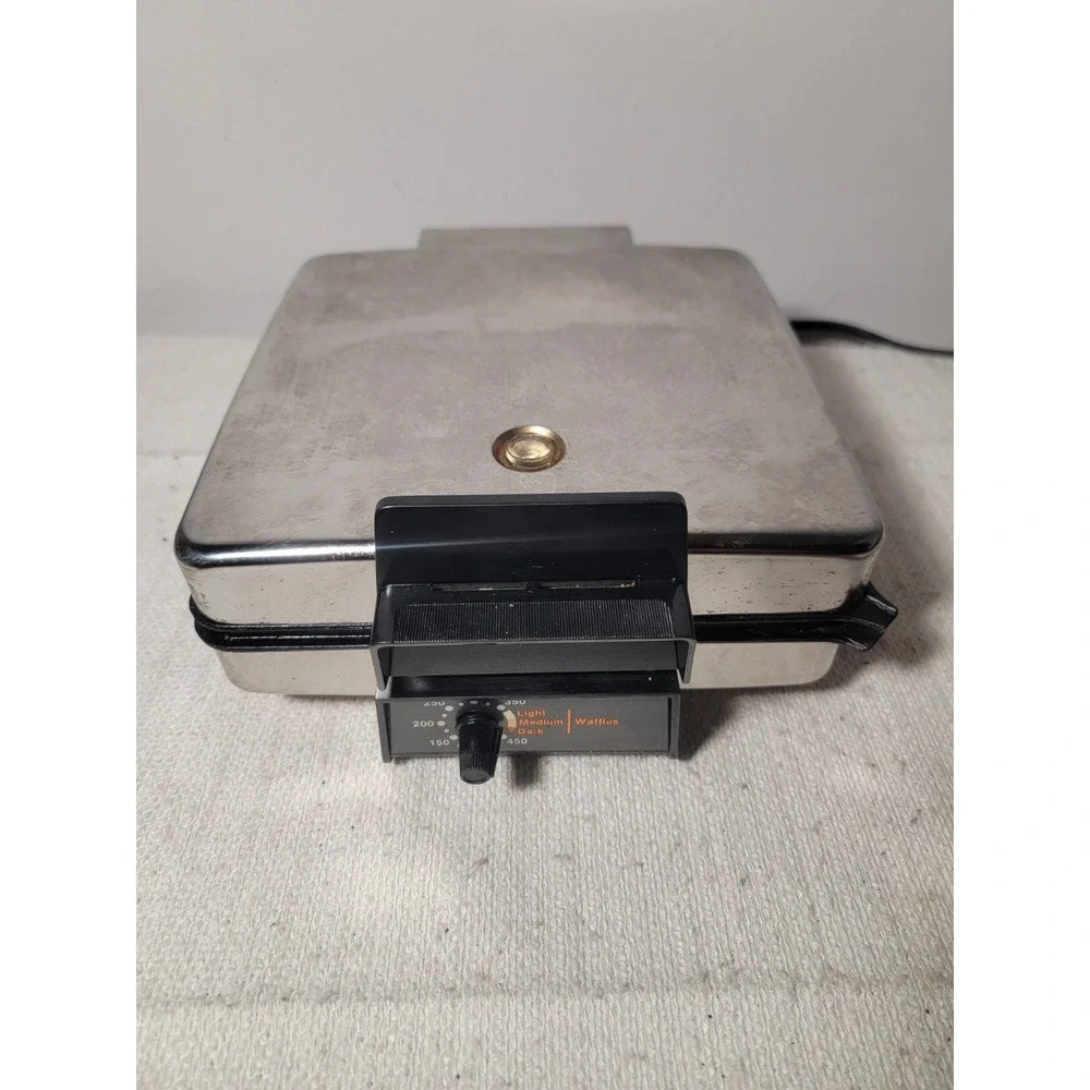 Vintage Toastmaster Square Waffle Iron Baker Flat Griddle Reversible Plates